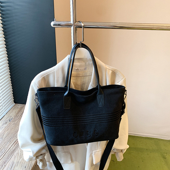 Geantă Tote din canvas PU, stil minimalist-luxos, formă orizontală pătrată, fermoar, buzunar intern pentru telefon, curea pe umăr, Vara 2025