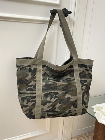 Geantă tote din material textil, formă orizontală pătrată, închidere cu fermoar, căptușeală din pânză, buzunar interior cu fermoar