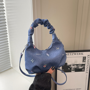 Geantă crossbody cu plisaj floral | din pânză, stil urban minimalist, formă orizontală pătrată, fermoar, căptușeală din poliester