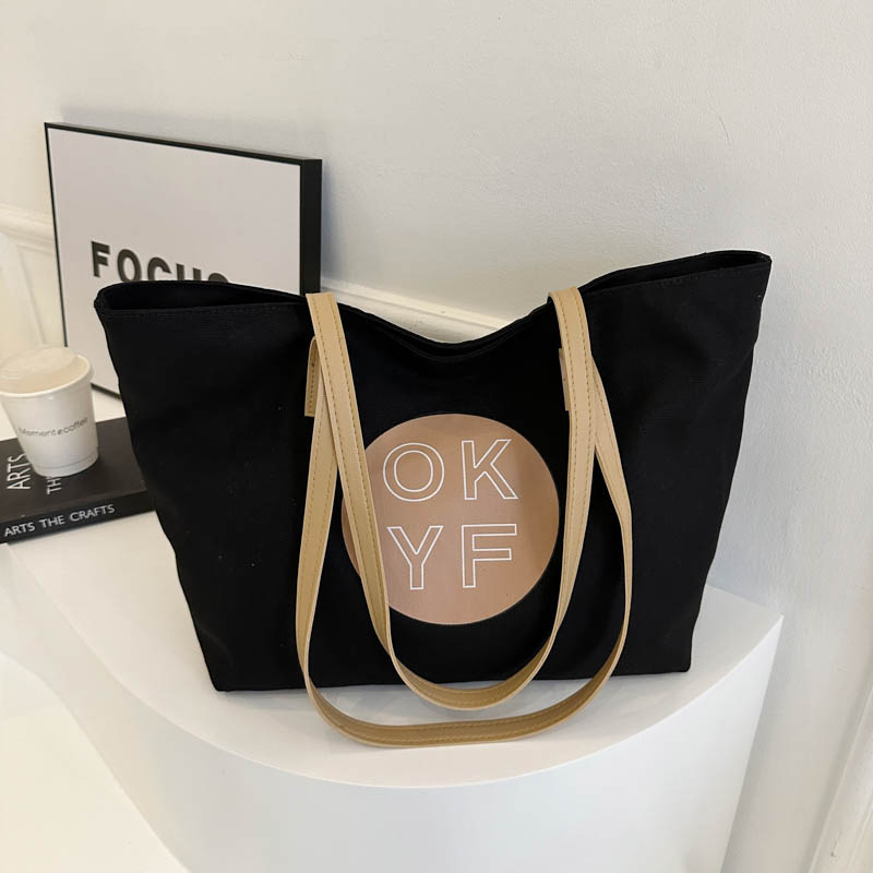 Geantă Tote din canvas - Simplitate urbană, Închidere cu fermoar, Căptușeală din poliester, Compartimente interioare: buzunar cu fermoar, buzunar pentru telefon, buzunar pentru ID