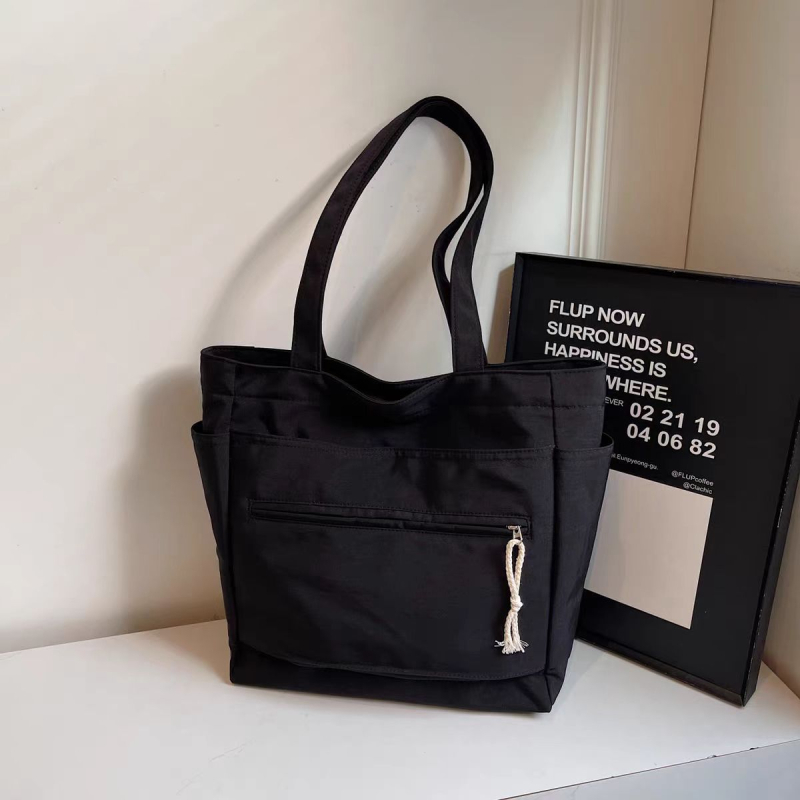 Ženska nylon tote torba - Ulični stil, mekani 3D silueta, zatvaranje na zip, unutarnja džep sa zipom i džep za telefon, podstava od poliestera, dvostruke naramenice