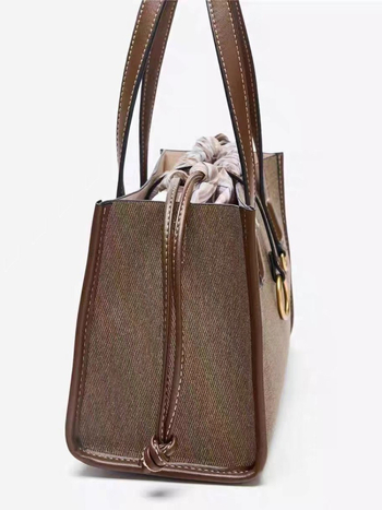 Ženska tote torba u urbanom minimalističkom stilu, sintetička koža, horizontalni kvadratni oblik, zatvarač, crossbody remen, džep za telefon