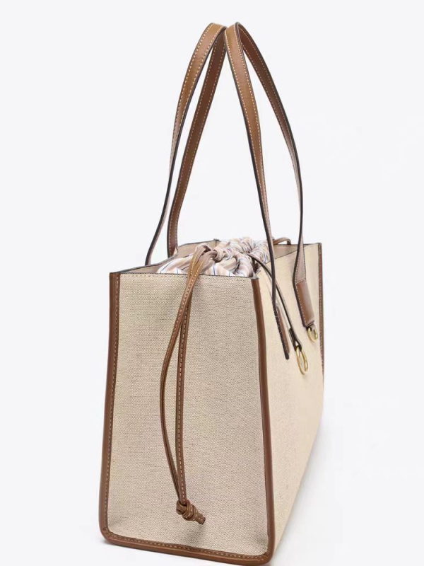 Ženska tote torba u urbanom minimalističkom stilu, sintetička koža, horizontalni kvadratni oblik, zatvarač, crossbody remen, džep za telefon