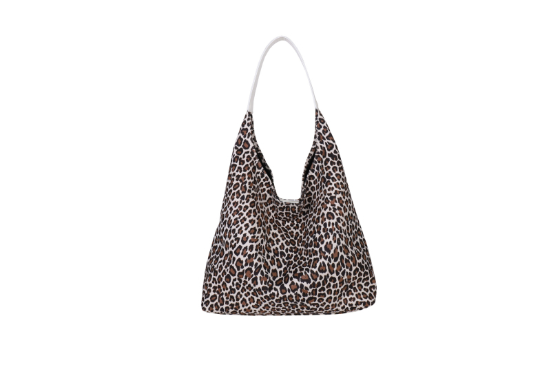 Leopard uzorak tote torba, sintetička koža, vodoravni kvadratni oblik, magnetsko zatvaranje, unutarnji džepovi za telefon i dokumente.
