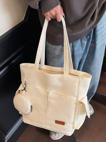 Nylon Tote torba u urbanom stilu s crossbody remenom, vodoravni kvadratni oblik, zatvarač, unutarnji pretinac za dokumente, poliester podstava