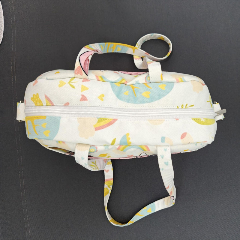 Jacquardový plátený crossbody taška, detský karikatúrny štýl, horizontálny štvorcový tvar, zipsové otvorenie, laminovaná vnútorná kapsa