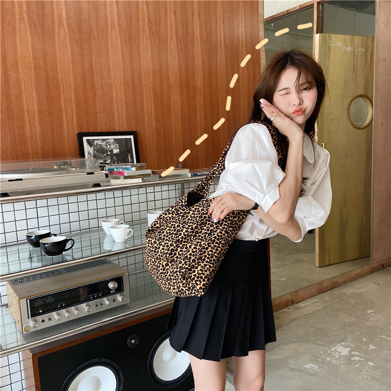 1482 Modna torbica s leopardim uzorkom, kopčanje na dugme, crossbody torba za žene, velikog kapaciteta