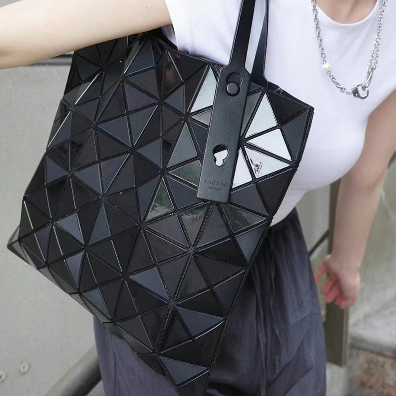 Torba za ramena — Geometrijski romboidni oblik, PVC materijal, uspravni kvadratni silueta, magnetska kopča, tajni džep sa zipom, platnena podstava