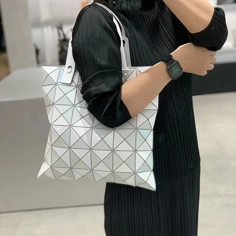 Torba za ramena — Geometrijski romboidni oblik, PVC materijal, uspravni kvadratni silueta, magnetska kopča, tajni džep sa zipom, platnena podstava