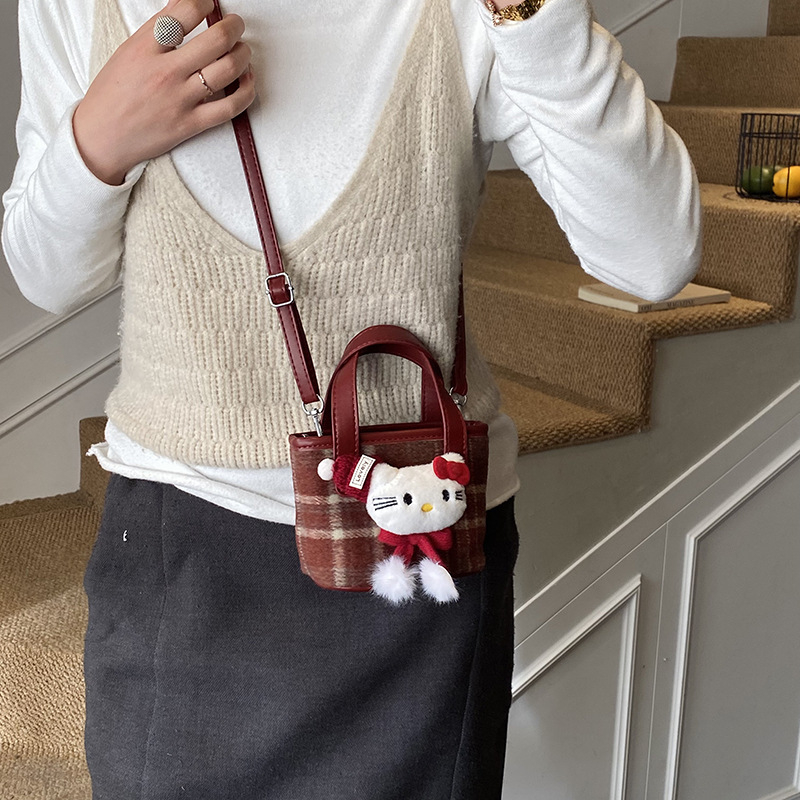 Ženska crossbody torba od kanvase – dječji crtani stil, oblik kante (vedra), zatvaranje na zip, podstava poliester, zima 2025