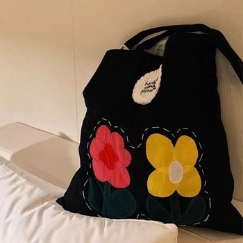Unisex platnena Tote torba s horizontalnim kvadratnim oblikom, poliesterom obložena podstava, džep na zip i unutarnji džep.