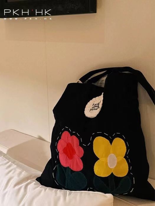 Unisex platnena Tote torba s horizontalnim kvadratnim oblikom, poliesterom obložena podstava, džep na zip i unutarnji džep.