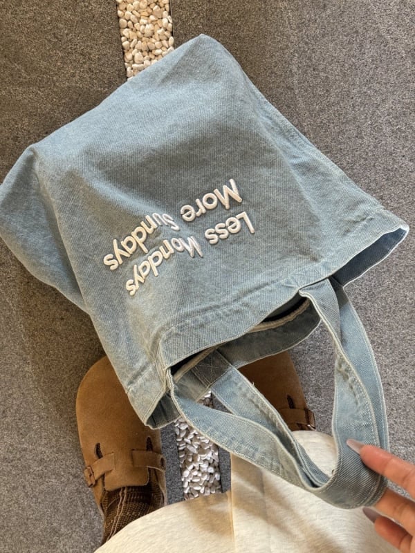 Denim torba za ramena – urbani jednostavni stil, zatvarač, horizontalni kvadratni oblik, dvostruke naramenice za svakodnevnu upotrebu.