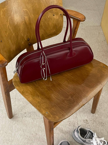 Geantă baguette din piele naturală pentru crossbody, stil urban, bretele duble, închidere cu fermoar, căptușeală din pânză