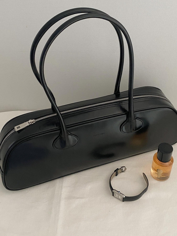 Geantă baguette din piele naturală pentru crossbody, stil urban, bretele duble, închidere cu fermoar, căptușeală din pânză