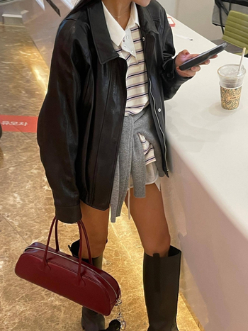 Geantă baguette din piele naturală pentru crossbody, stil urban, bretele duble, închidere cu fermoar, căptușeală din pânză