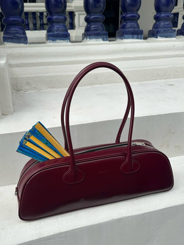 Geantă baguette din piele naturală pentru crossbody, stil urban, bretele duble, închidere cu fermoar, căptușeală din pânză