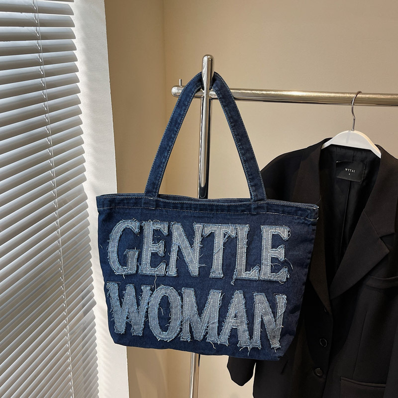 Denim Tote torba, street fashion, proljeće 2025, vodoravni kvadratni oblik, dvostruke ručke