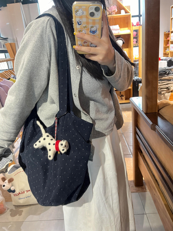 Platnena Tote torba s točkicama, unisex stil, zatvaranje na zip, podstava od poliestera, vodoravni četverokutni oblik
