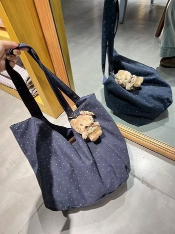 Geantă de umăr din PU cu imprimeu buline, capacitate mare — street fashion, primăvara 2025, închidere magnetică