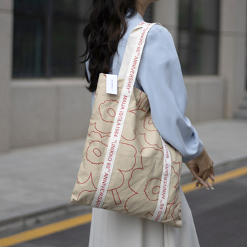 Geantă tote din pânză, formă verticală pătrată, capacitate mare, deschidere deschisă, buzunare interne pentru telefon și card de identitate, căptușeală poliester