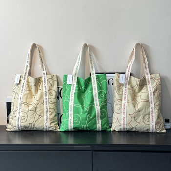 Geantă tote din pânză, formă verticală pătrată, capacitate mare, deschidere deschisă, buzunare interne pentru telefon și card de identitate, căptușeală poliester