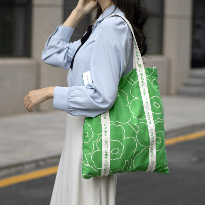 Geantă tote din pânză, formă verticală pătrată, capacitate mare, deschidere deschisă, buzunare interne pentru telefon și card de identitate, căptușeală poliester