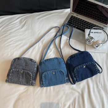 Denim crossbody torba, ovalni oblik, s poklopcem, podstava od poliestera