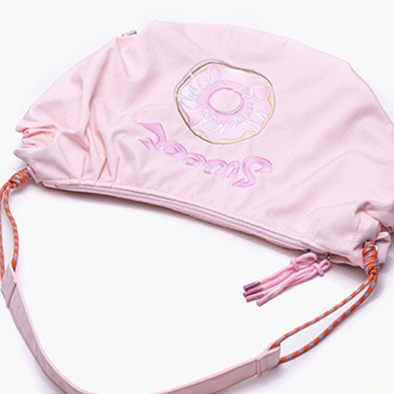 Nylon dumpling torba s crossbody remenom, ulični stil, otvaranje šnalom, unutarnja pretinica za telefon