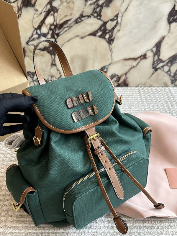 Miu original kožni ruksak, jednostavan i elegantan, retro studentski stil, za svakodnevno nošenje