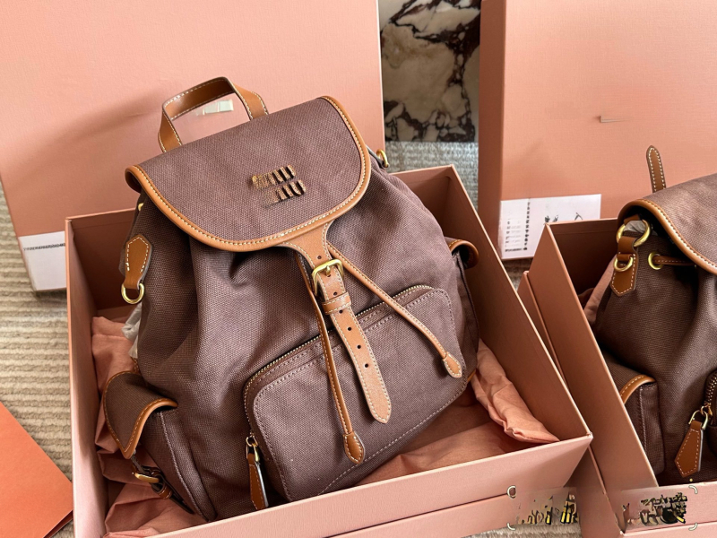 Miu original kožni ruksak, jednostavan i elegantan, retro studentski stil, za svakodnevno nošenje
