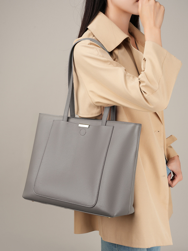 Geantă Tote din piele de vită naturală, capacitate mare, închidere cu fermoar, formă orizontală pătrată, buzunar interior cu fermoar și buzunar pentru telefon