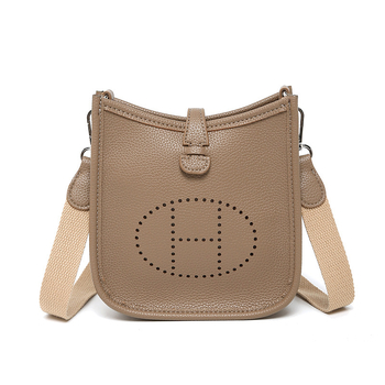 Geantă Evelyn pentru femei: din piele naturală pentru telefon mobil, formă găleată, închidere magnetică, căptușeală din piele de bovine (Material: Piele naturală; Stil: Geantă pentru telefon; Formă: Găleată; Închidere: Magnetic)