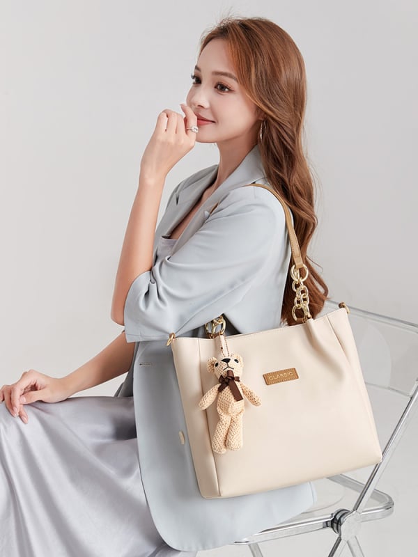 Geantă din piele naturală, tip coș(bucket) cu buzunare interioare, stil urban minimalist, fermoar, căptușeală poliester