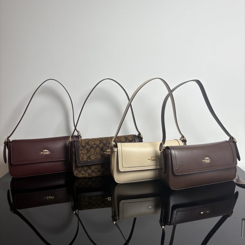 Geantă crossbody din piele naturală, formă orizontală pătrată, închidere magnetică, buzunare interioare pentru telefon, documente, buzunar laminat cu fermoar și buzunar pentru aparat — Toamna 2025