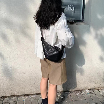 Ženska torbica od prave kože u obliku croissanta, crossbody, baguette stil, elegantna luksuzna
