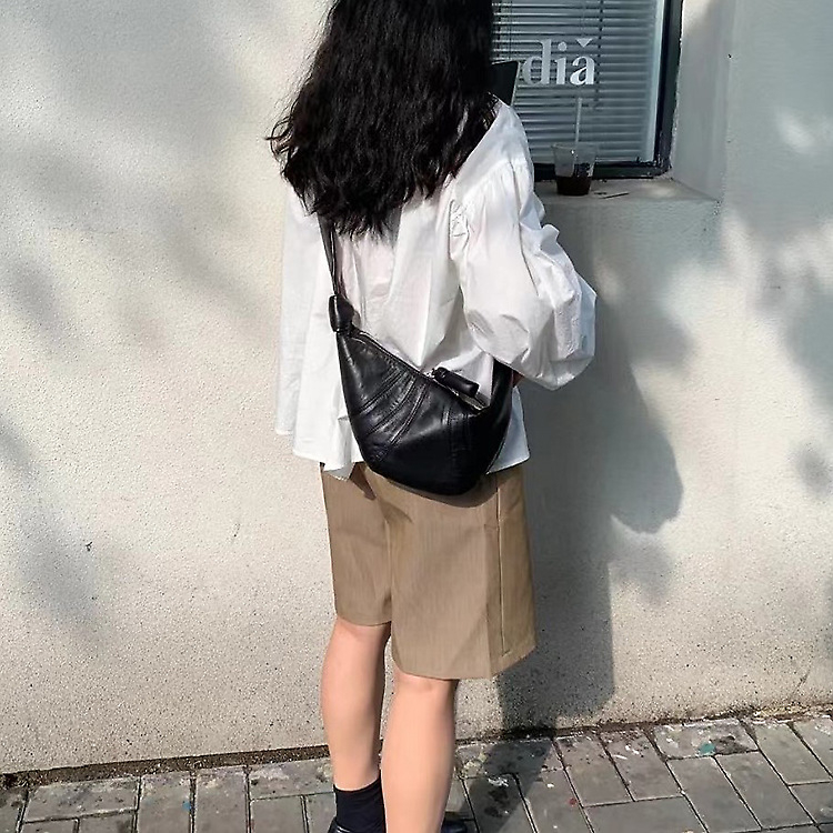 Ženska torbica od prave kože u obliku croissanta, crossbody, baguette stil, elegantna luksuzna