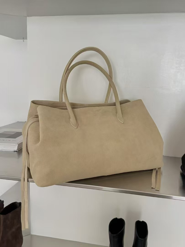 Nova verzija ženske tote torbe od praveće kože i anilinog velura, višeslojna, velika zapremina, oblik školjke, ručna ručka i naramenica, retro svakodnevna gradska torba za žene.