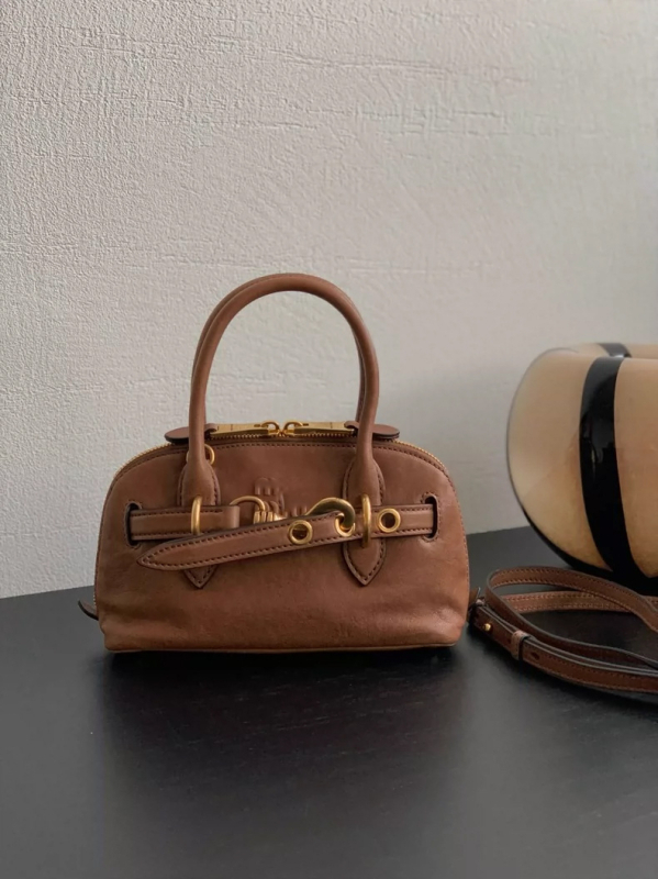 Wow geantă cochilie din piele naturală — stil urban, formă de cochilie, închidere cu fermoar, căptușeală din poliester