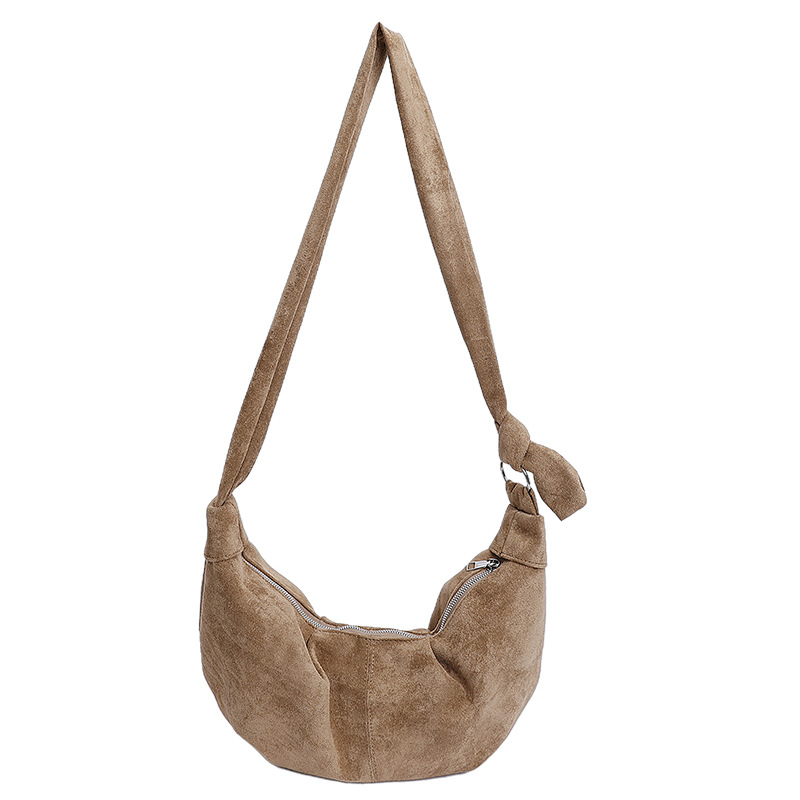 Dumpling-oblika velur crossbody torba za žene, sa zatvaračem na zip i skrivenim džepom za telefon