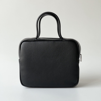 Ženska kvadratna crossbody torba od kože najviše kvalitete, uspravni oblik, zatvarač, podstava od sintetičke kože, jedan remen