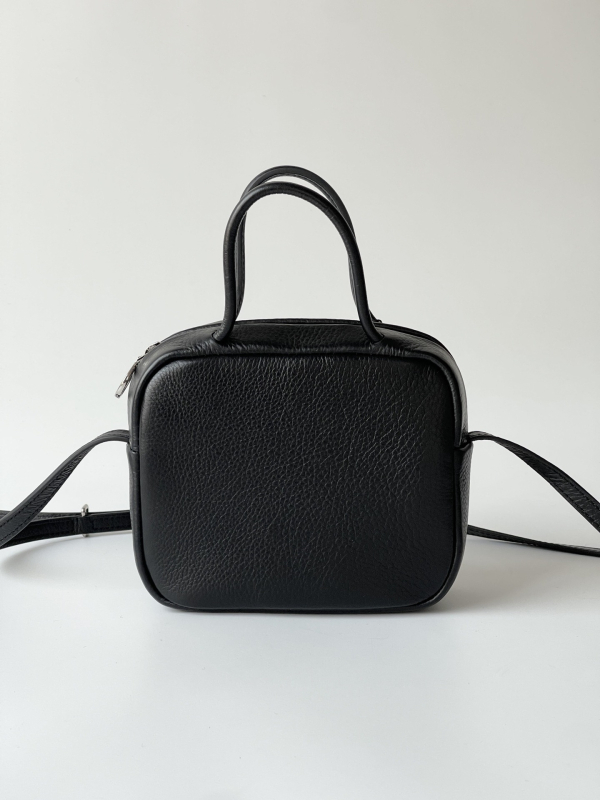 Ženska kvadratna crossbody torba od kože najviše kvalitete, uspravni oblik, zatvarač, podstava od sintetičke kože, jedan remen