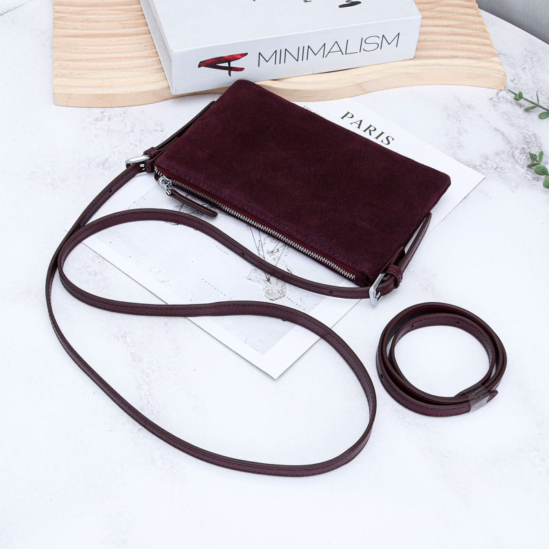 Kožna torba preko ramena s leopard uzorkom, od prve sloje teleće kože, horizontalni kvadratni oblik, zatvaranje na zip, unutarnji džepovi: zip, džep za telefon, dokumente, model Yt-2338