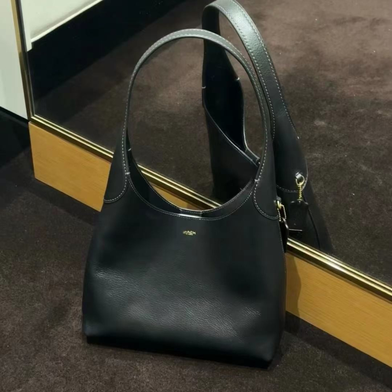 Geantă Tote din piele naturală, formă verticală pătrată, căptușeală din poliester, închidere magnetică, compartiment interior cu buzunar cu fermoar, buzunar pentru telefon și buzunar pentru ID