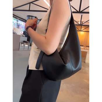 Geantă Dumpling din piele PU cu fermoar, buzunar ascuns și curea simplă — Semjit