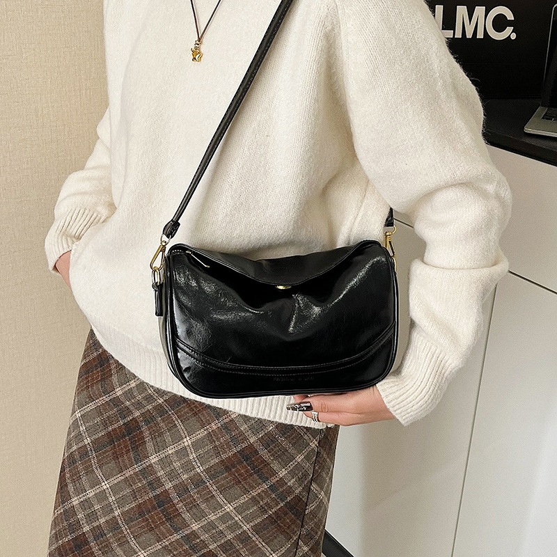Geantă de damă în formă de dumpling, PU, stil stradal, cu fermoar, căptușeală poliester, buzunar interior cu fermoar, Zhuowang, Toamnă 2025