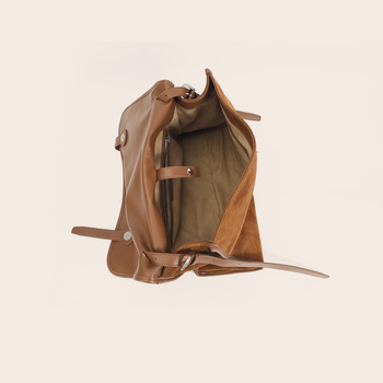 Geantă messenger din piele naturală, stil urban simplu, formă vertical pătrată, închidere magnetică, buzunar interior pentru telefon și buzunar laminat cu fermoar