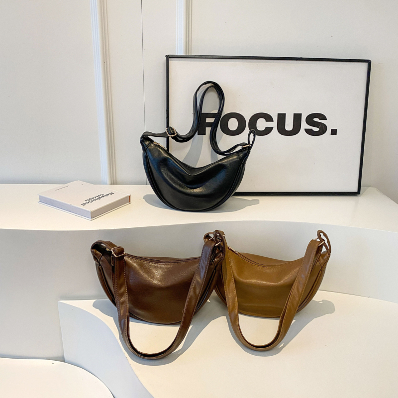 Geantă de umăr în stil Dumpling – PU, modă stradală, închidere cu fermoar, căptușeală poliester, buzunar intern pentru telefon, cu bretea unică, Iarna 2024