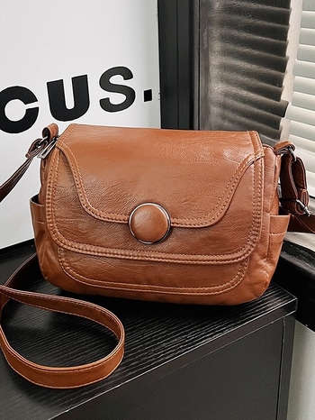 Ženska PU kožna crossbody torba, horizontalnog kvadratnog oblika, zatvarač, unutarnje pretince sa zipom i pretinac za telefon