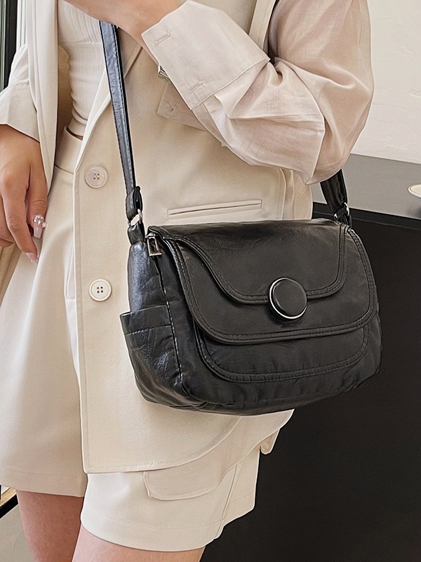 Ženska PU kožna crossbody torba, horizontalnog kvadratnog oblika, zatvarač, unutarnje pretince sa zipom i pretinac za telefon